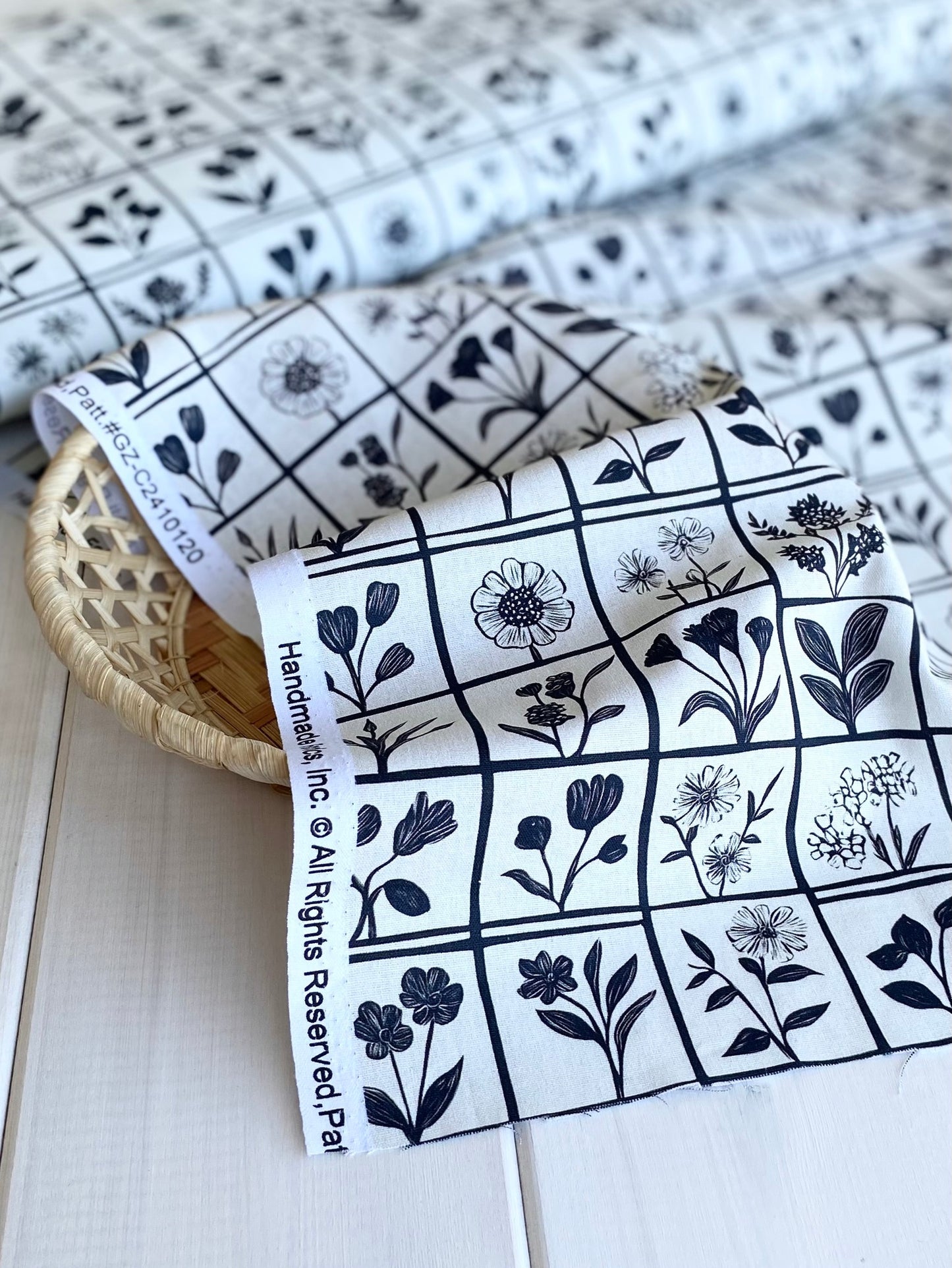 Tkanine za šivenje - CVETNE KOCKICE