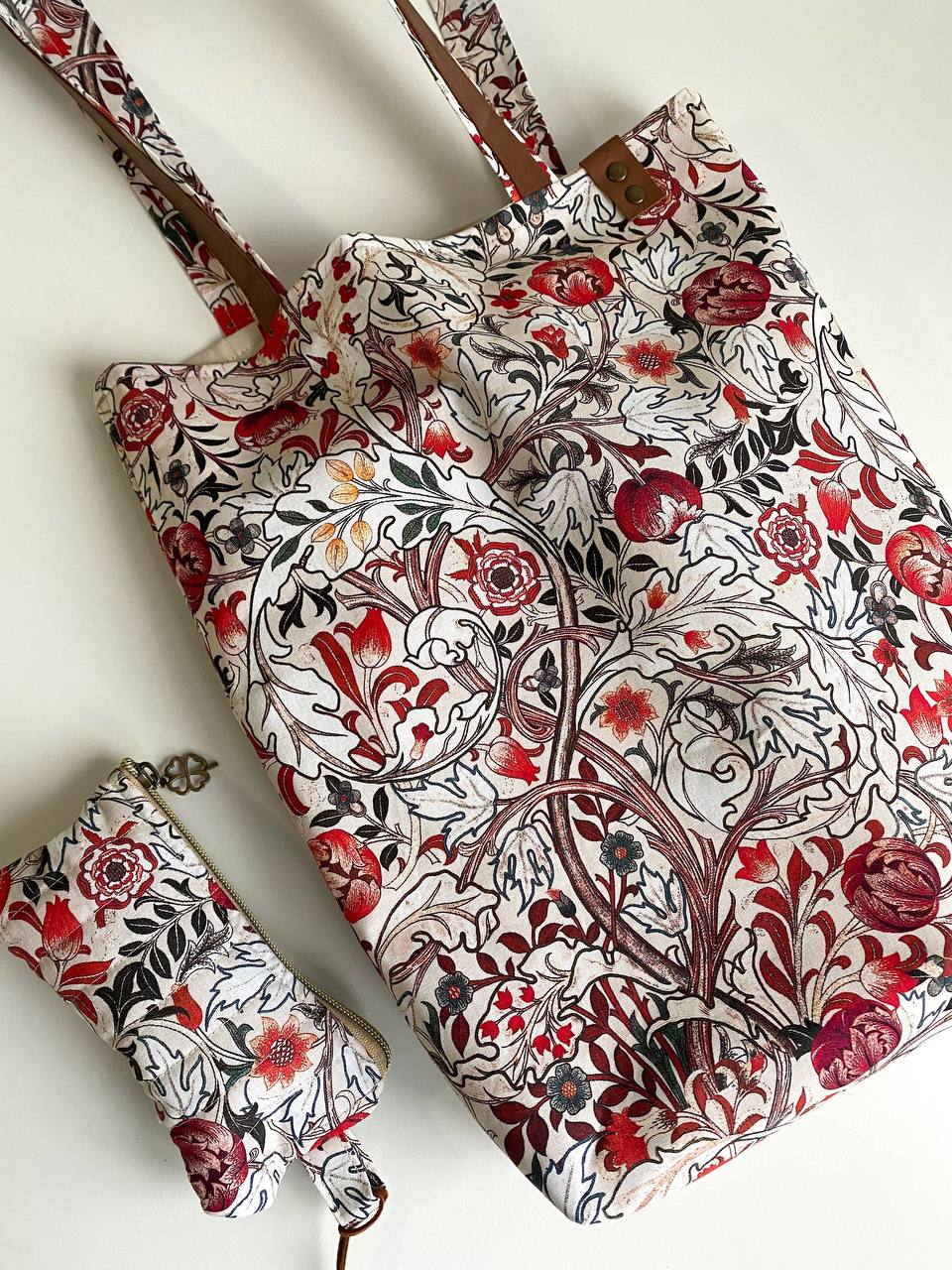 SET, TORBA I NESESER - MORRIS FLOWERS ON WHITE