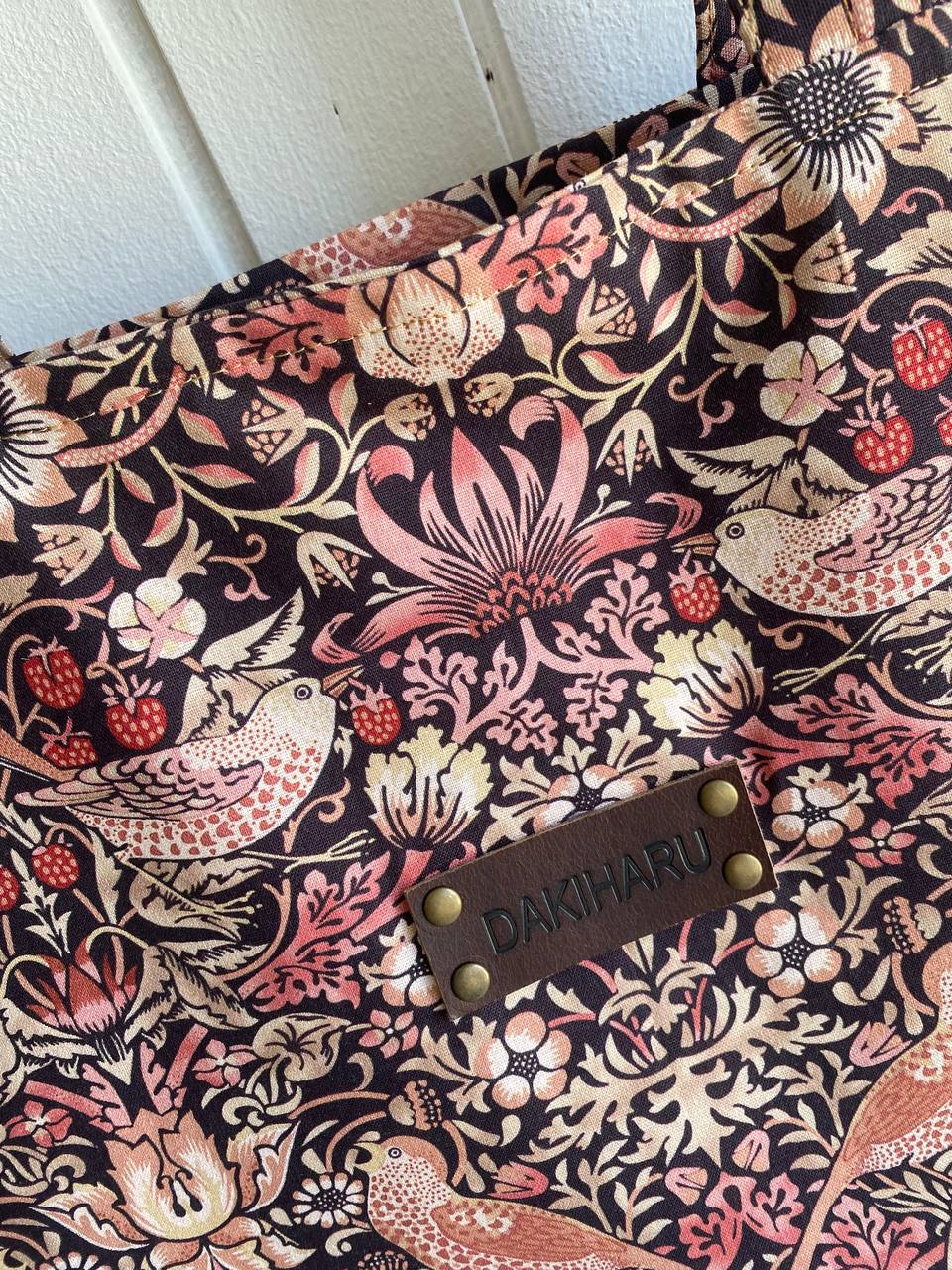 MORRIS, STRAWBERRY THIEF, CORAL - TORBA