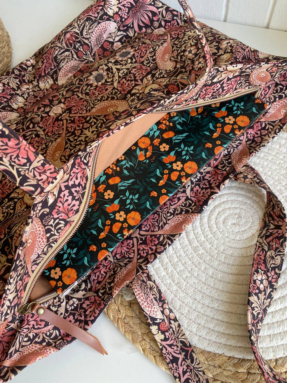 MORRIS, STRAWBERRY THIEF, CORAL - TORBA