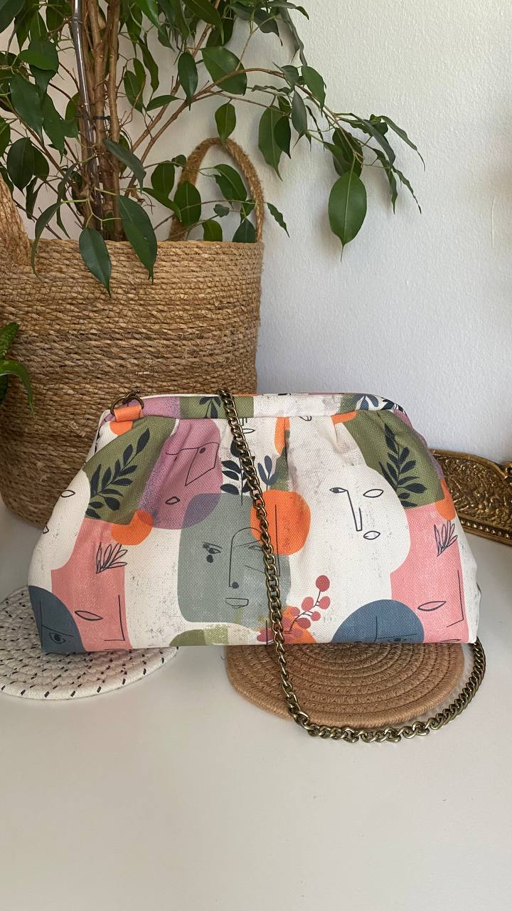 POUCH -Lica