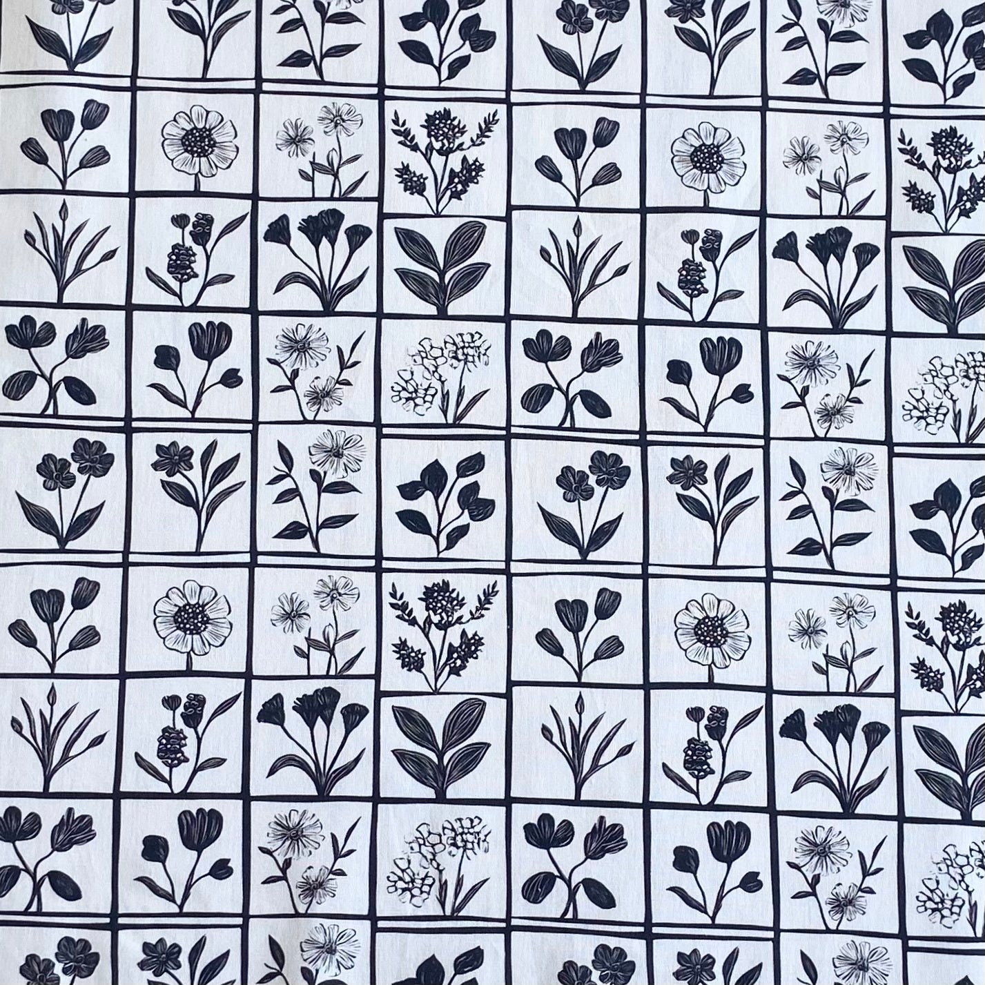 Tkanine za šivenje - CVETNE KOCKICE