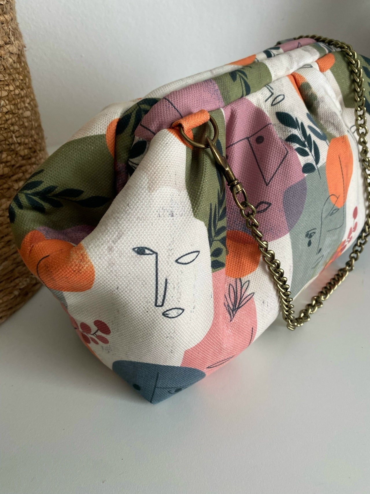 POUCH -Lica