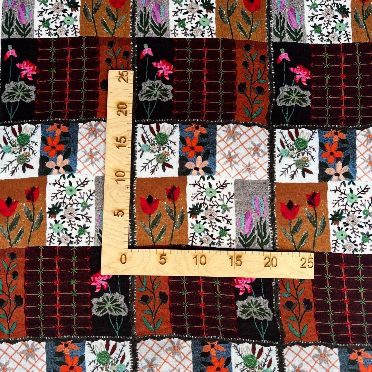 Tkanine za šivenje - KOMBINOVANI CVETNI ORNAMENT