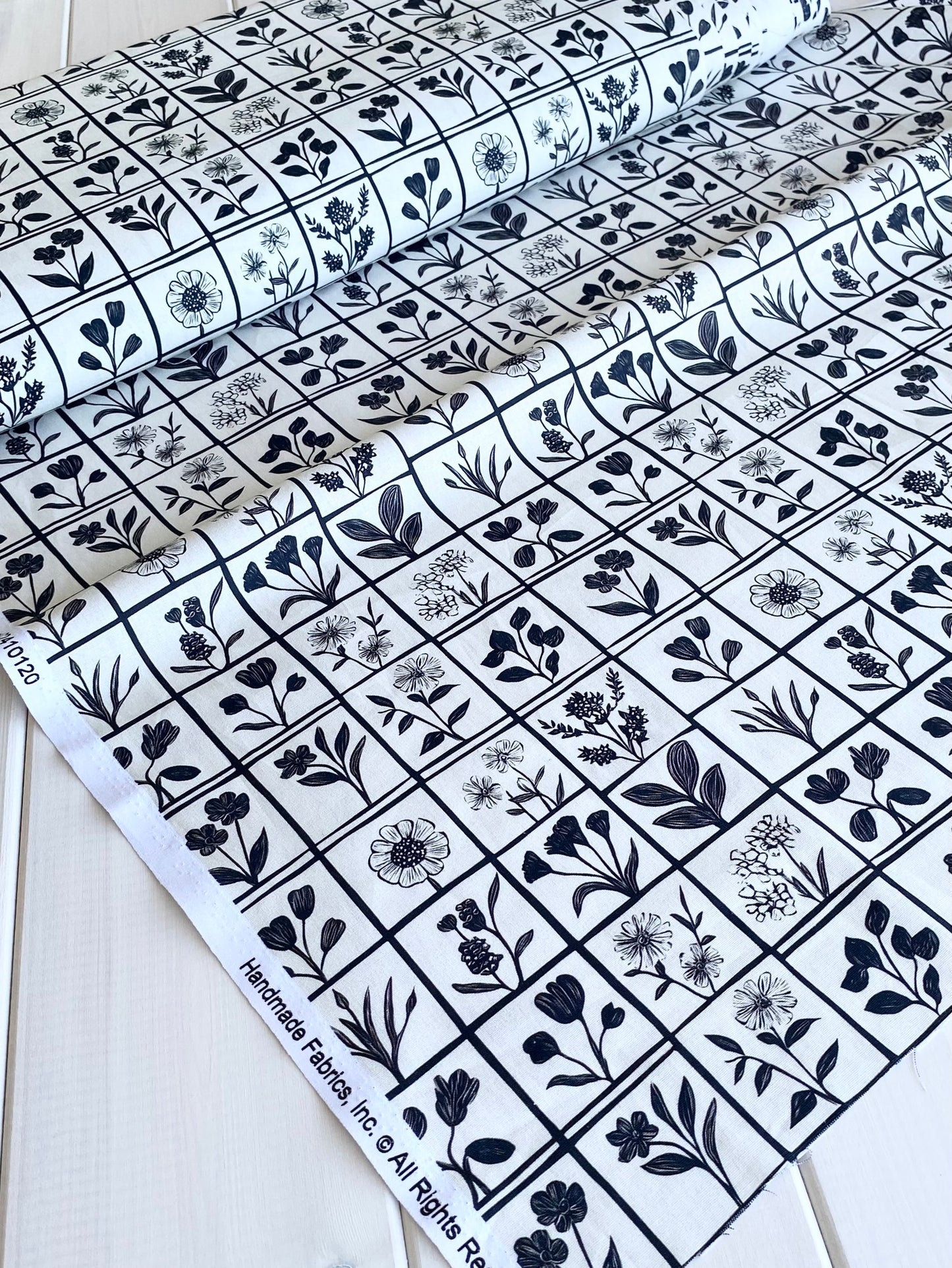 Tkanine za šivenje - CVETNE KOCKICE