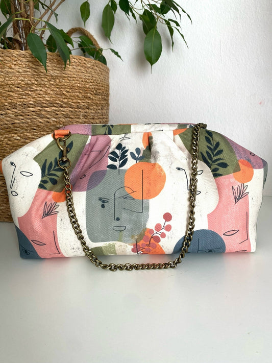 POUCH -Lica