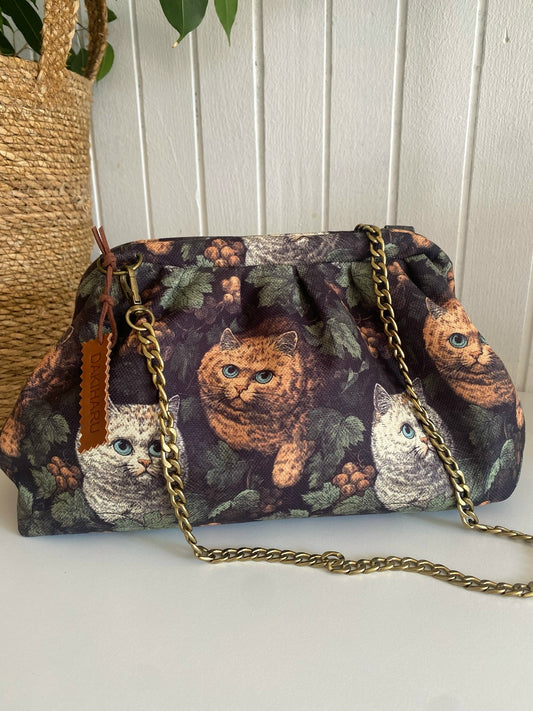 ŠUMSKE MAČKE,  MODEL POUCH