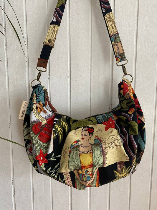 TORBA KROASAN U UVEĆANOJ VELIČINI- FRIDA KALO