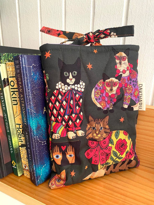 FUTROLA ZA KNJIGE - GLAMUROZNE MAČKE