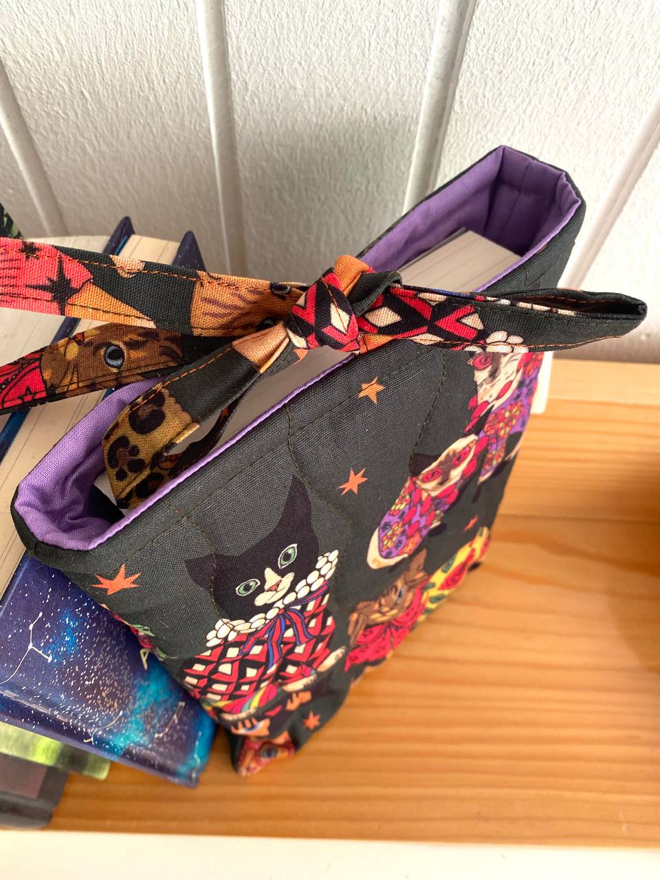 FUTROLA ZA KNJIGE - GLAMUROZNE MAČKE