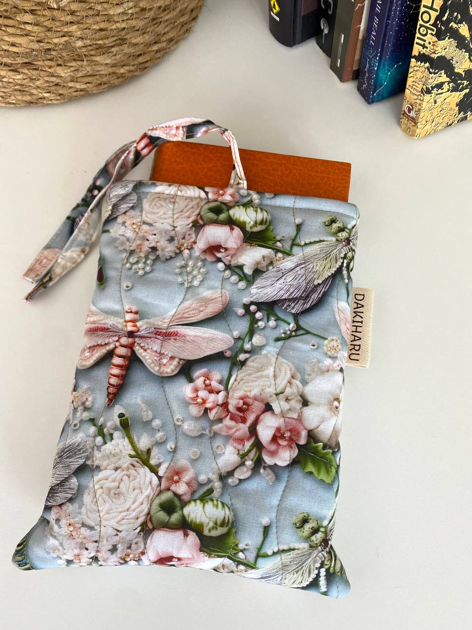 FUTROLA ZA KNJIGE - VILIN CONJICI