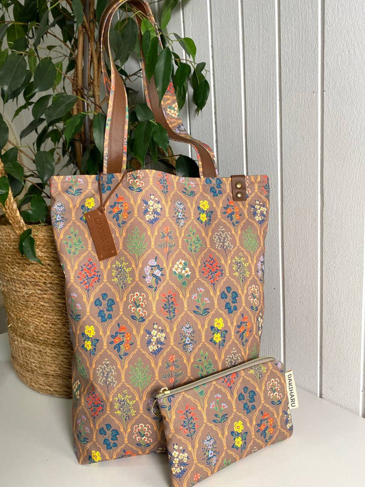 SET, TORBA I NESESER - BOTANIČKA ARABESKA