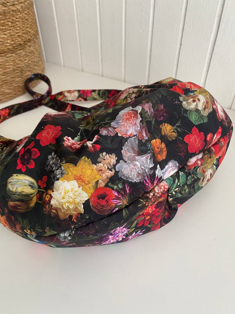 TORBA KROASAN U UVEĆANOJ VELIČINI - PODIJUM