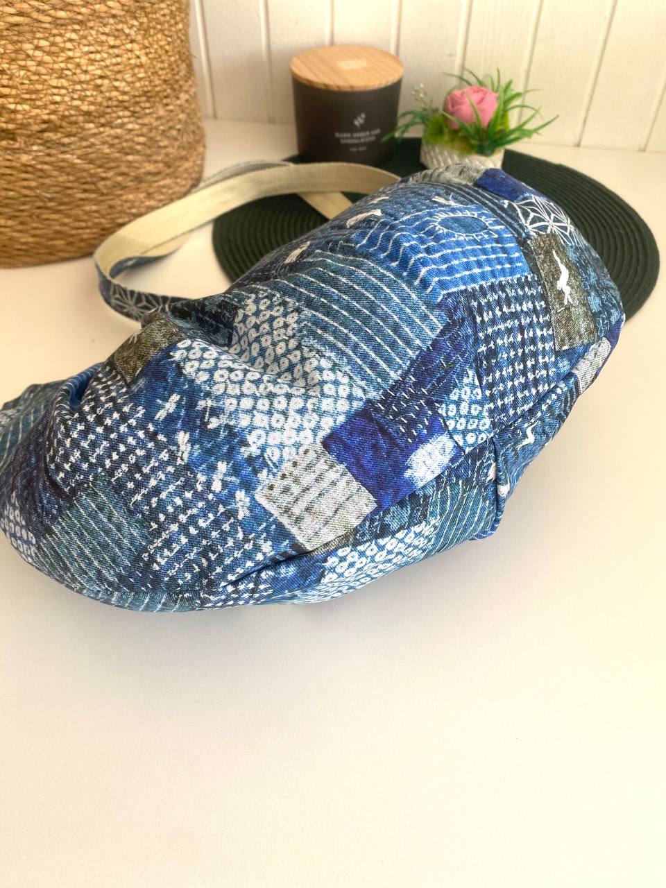 TORBA KROASAN U UVEĆANOJ VELIČINI