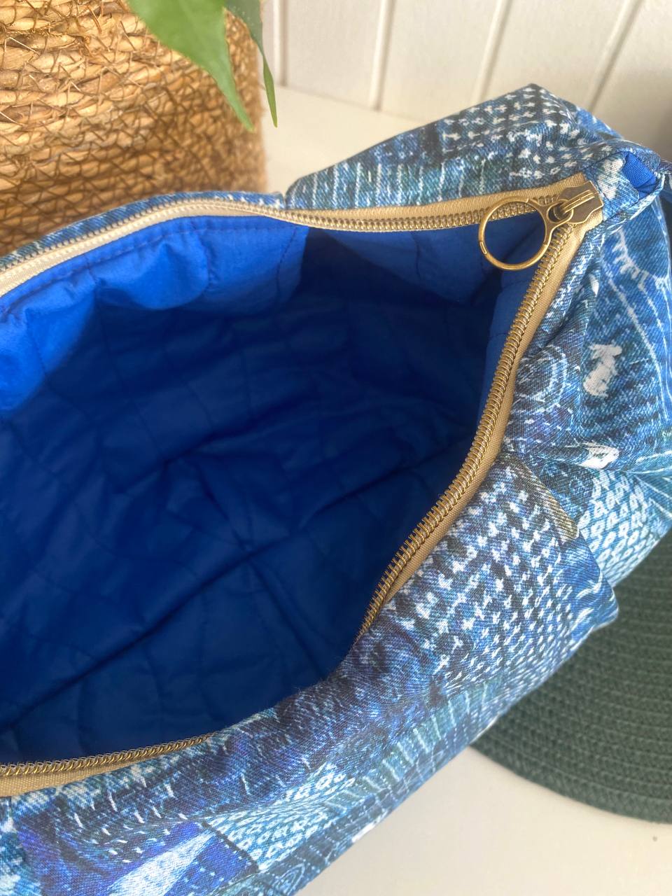 TORBA KROASAN U UVEĆANOJ VELIČINI