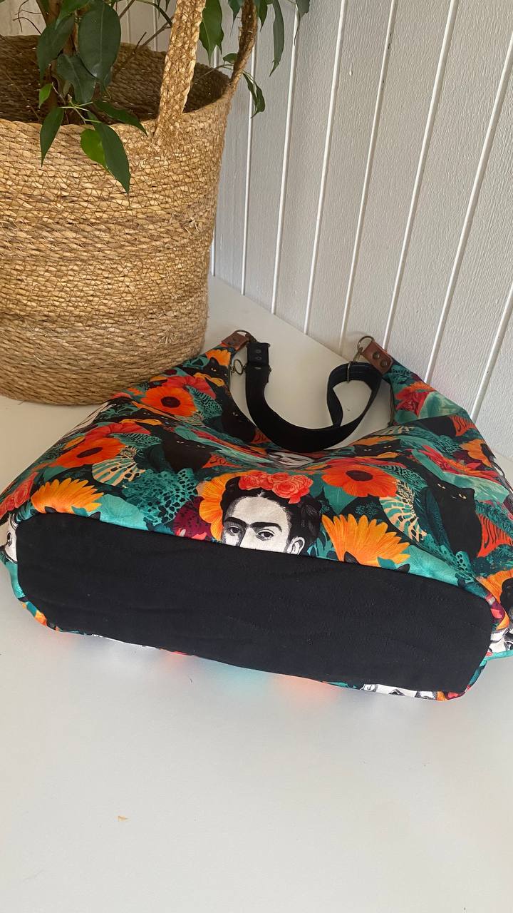 TORBA FRIDA SA CRNIM MAČKAMA - MODEL HOBO
