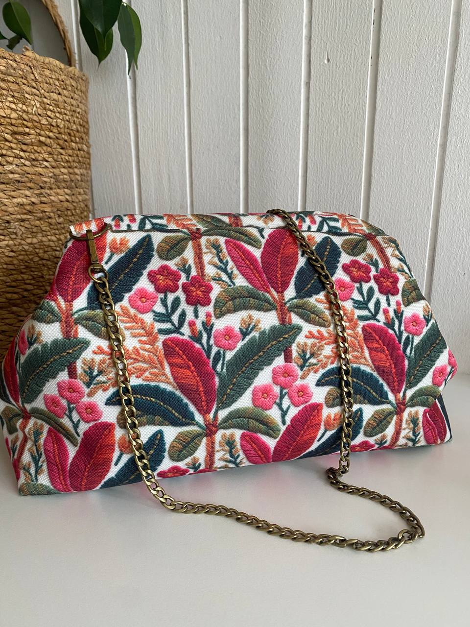 MODEL POUCH