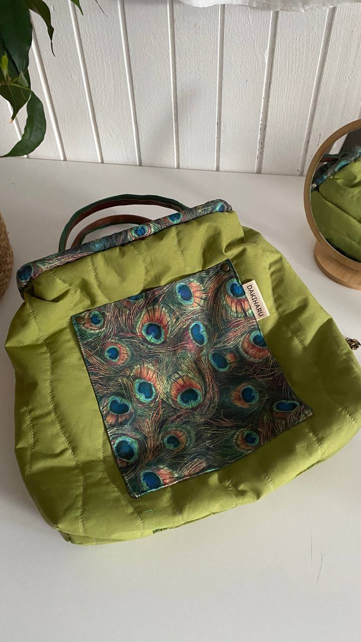 POUCH Grande – Paunovo pero