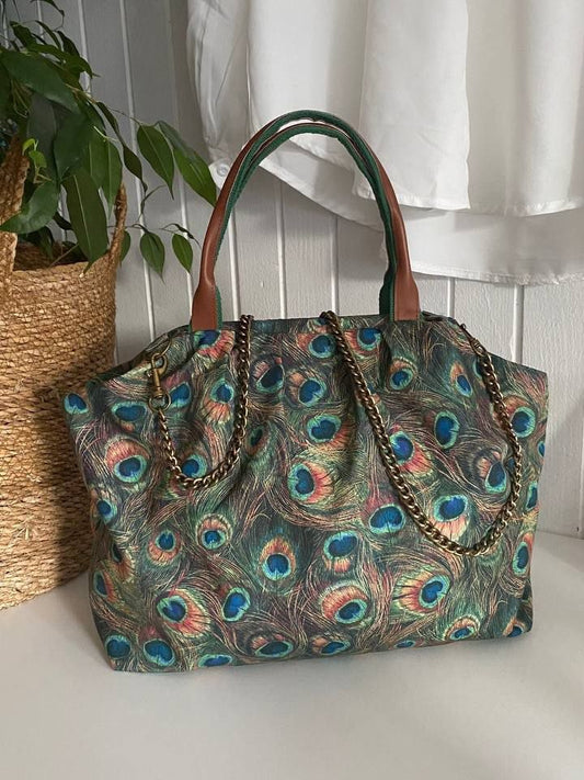 POUCH Grande – Paunovo pero