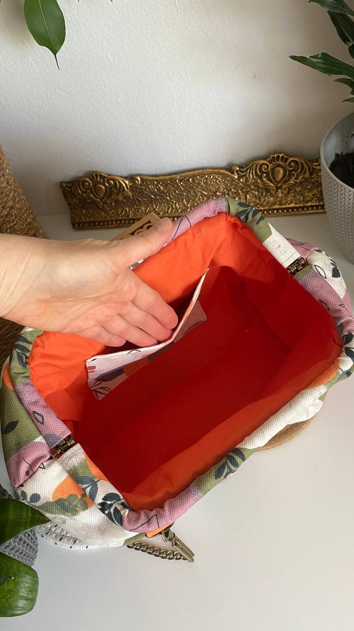 POUCH -Lica